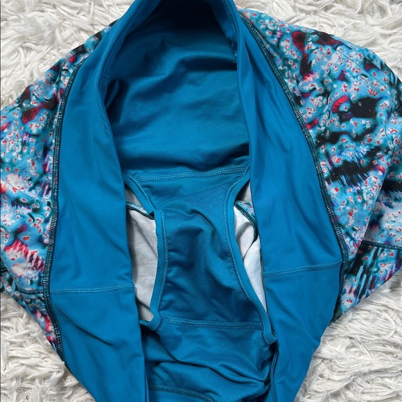 Lululemon Speed Up Short *2.5" Quick Start Multi / Hawaiian Blue - Picture 3 of 6